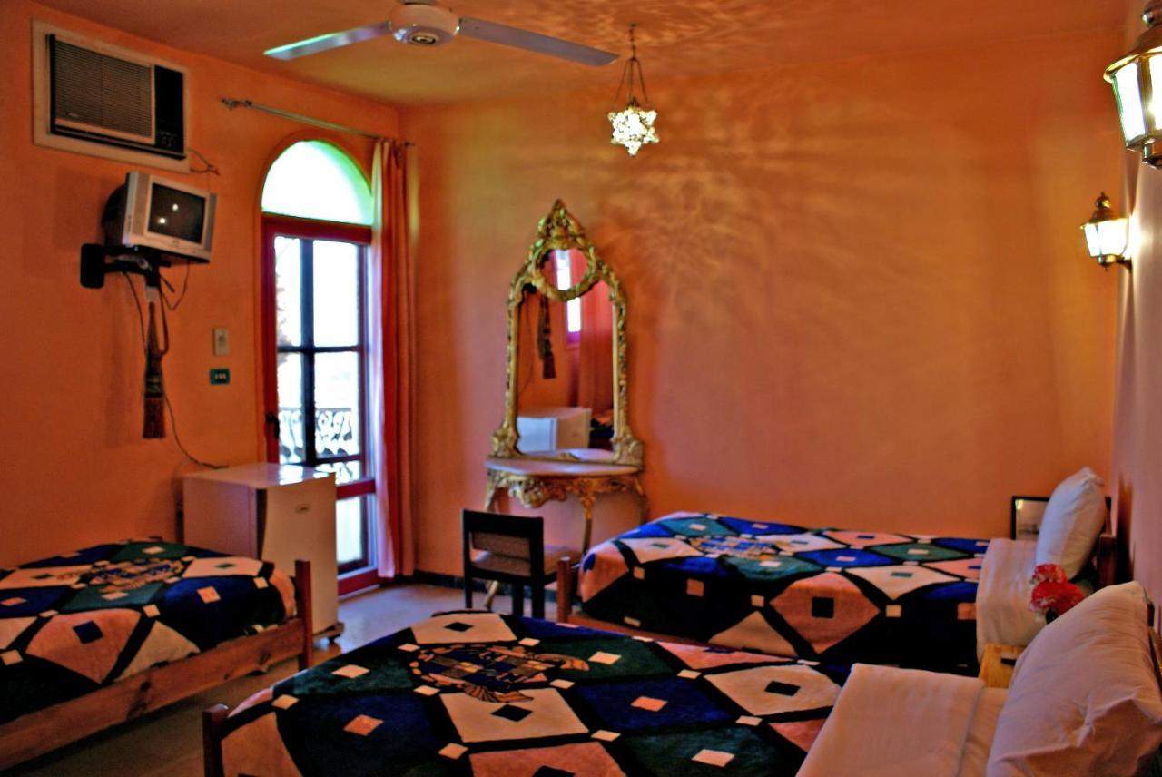Ramsess Hostel Luxor Exteriör bild