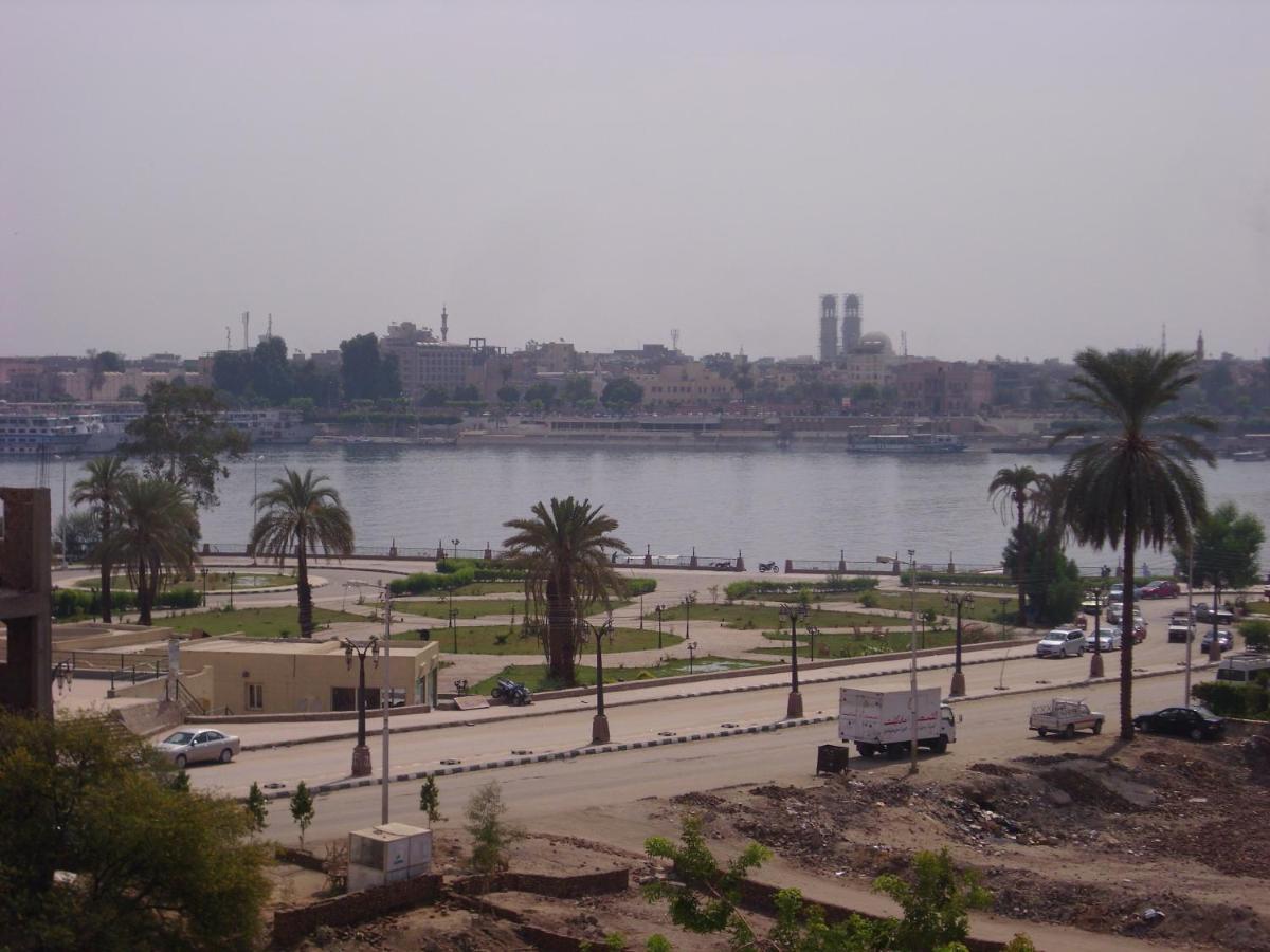 Ramsess Hostel Luxor Exteriör bild