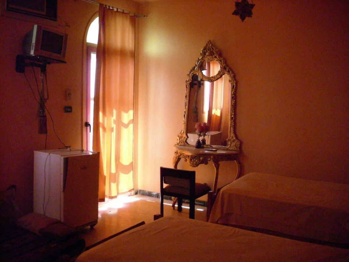 Ramsess Hostel Luxor Exteriör bild
