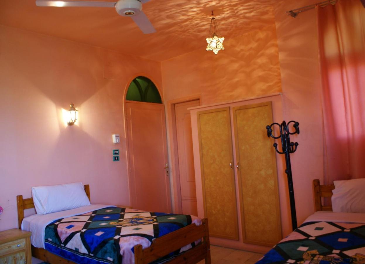 Ramsess Hostel Luxor Exteriör bild