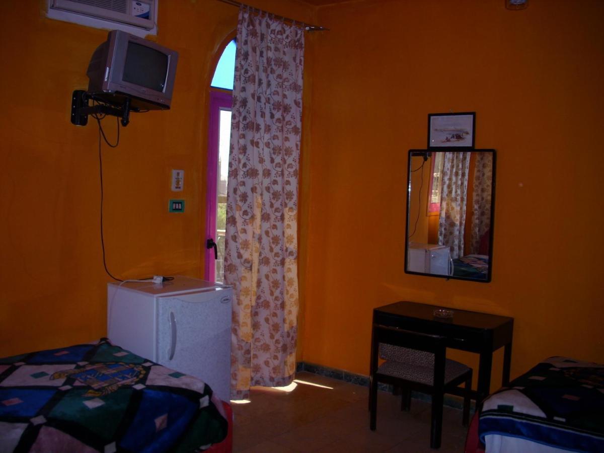 Ramsess Hostel Luxor Exteriör bild