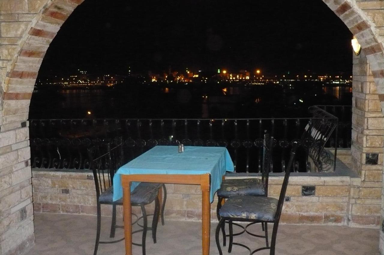 Ramsess Hostel Luxor Exteriör bild