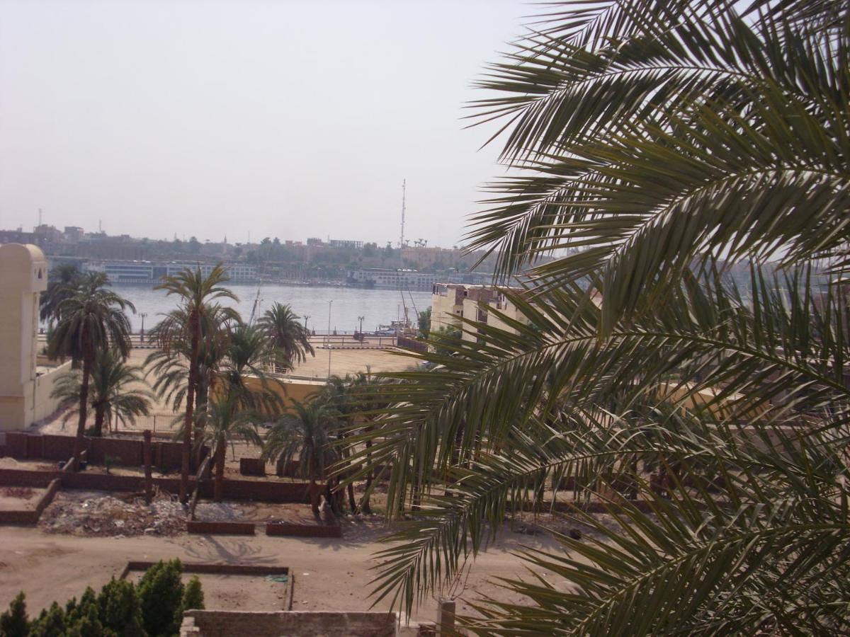 Ramsess Hostel Luxor Exteriör bild